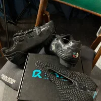 زین ، کفش ،تیشرت ، کوله پشتی دوچرخه سواری