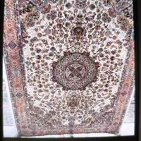 یک تخته فرش مشهد بسیار مرتب و تمیز