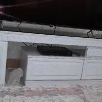 میز تلوزیون و یک عدد ویترین در حد خیلی نو|میز تلویزیون|تهران, آبشار تهران (دریاچه)|دیوار