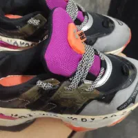 کتونی نو|کیف، کفش، کمربند|رشت, فلسطین|دیوار