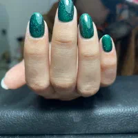 خدمات کاشت ناخن