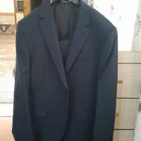 کت وشلوار مردانه و جوان وتعدادی لباس نو ودرحد نو