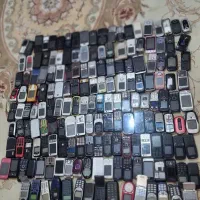 گوشی ساده قدیمی . ۲۰۰ عدد اصلی .۵۰عدد لمسی