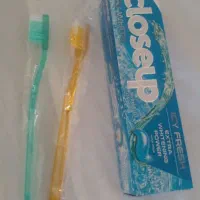 خمیردندان و مسواک