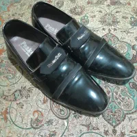یک جفت کفش ورنی
