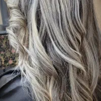 خدمات آرایشی وزیبایی