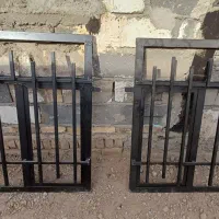 یک جفت پنجره سنگین نو