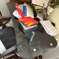 میز شیشه ای پایه استیل سیاه به همراه صندلی توضیحات