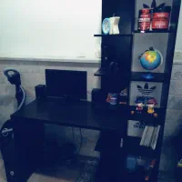 میز تحریر کتابخانه دار