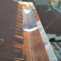 چکه گیری تمیز کاری ناودنی  و ترمیم سربندی. .حلب