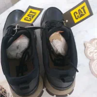 سلام دورود یه عدد کفش اسپرت خارجی اصل