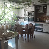 آپارتمان ۱۷۵ متر/ قدر السهم زمین بالا /دو پارکینگ