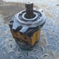 پمپ دنده ای جرثقیل ۳۲ لیتری فابریک درحدنو