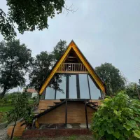 کلبه سوئیسی جنگلی|اجارهٔ کوتاه‌مدت ویلا و باغ|شیرگاه, |دیوار