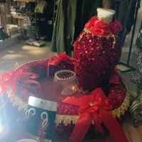 فروشنده خانم با روابط عمومی بالا