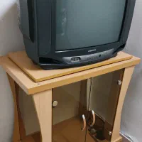 تلویزیون ۲۱ اینچ سامسونگ به همراه میز