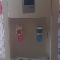 یک عدد آبسردکن سالم کارکرده بدون گالن