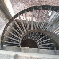 پله فلزی دوبلکسی،پله گرد، پله مدرن، تک محور،شمشیری