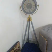 ساعت ایستاده|ساعت|مشهد, شترک|دیوار