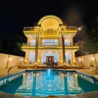 خونه-ویلایی-کلاسیک-با-استخر-و-تاسیسات