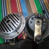 یک جفت بوق ۱۱ ۱۰ قدیمی نیاز به تنظیم. قیمت توافقی