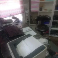 نیروی کار فروشنده آقا یا خانم