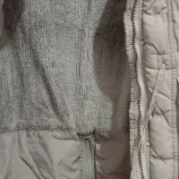 کاپشن و یک جفت کتانی|کفش و لباس بچه|رشت, پیرکلاچای|دیوار