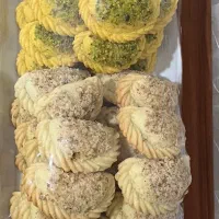 سفارش وپخش انواع قطاب  ونون کوهی نرم