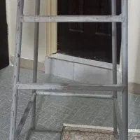 چهارپایه آهنی یک متری