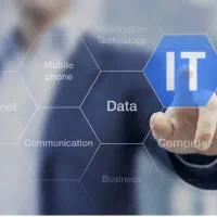 کارشناس فناوری اطلاعات (IT)