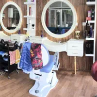 میز آرایشگاه