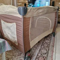 تخت و پارک کودک و آغوشی