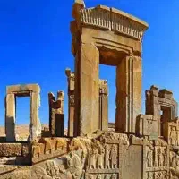 تور رفت و برگشت به تخت جمشید