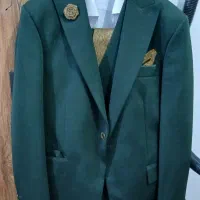 کت و شلوار سبز دوراتی با جلیقه دو رو و لوازم کامل