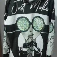 لباس|لباس|مشهد, بهمن|دیوار