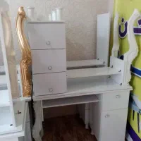 میز کاشت ناخن|آرایشگاه و سالن‌های زیبایی|رشت, کوی امام رضا|دیوار