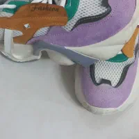 کتونی الماس زیبا|کیف، کفش، کمربند|قم, قلعه یزدیها|دیوار