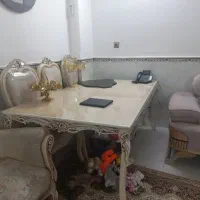 یک دست مبل ۹ نفره و میز نهار خوری ۶ نفره