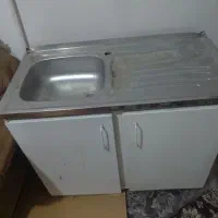 یک عدد کابینت فلزی یک مترو بیست سانت با سینگ