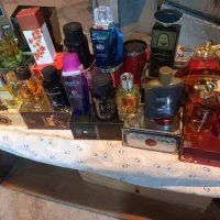 تعدادی عطر و ادکلن به بفروش می‌رسد