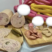 سوسیس کالباس خانگی . محصولات پروتئینی