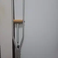عصا طبی زیر بغل