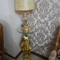 آباژور همراه میز