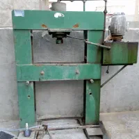 دستگاه پرس هیدرولیکی