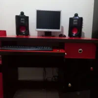 میز کامپیوتر