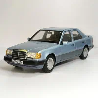 ماکت زیبای مرسدس بنز 230E مقیاس 1/18