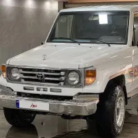 تویوتا لندکروز