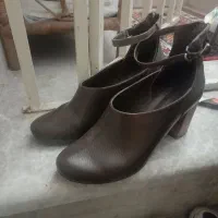 کفش چرم قهوه‌ای