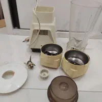 آسیاب و مخلوط کن قدیمی کاملا سالم با جعبه
