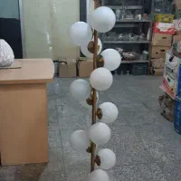 آباژور کنار سالنی و سقفی مولکولی ۱۴ حباب